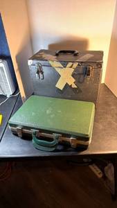 lot 1077 image: Gun and ammunition cases