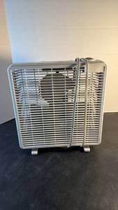 lot 1083 image: Small fan