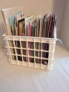 lot 1210 image: Assorted greeting cards