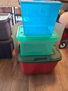 lot 1243 image: 3 totes with lids