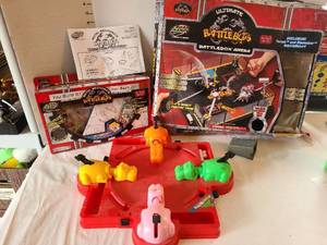 lot 1247 image: Battle bots and hungry hungry hippos games