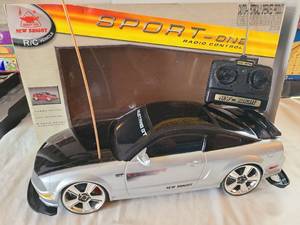 lot 1254 image: Remote control Mustang GT
