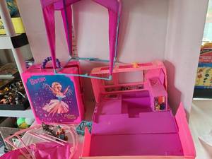 lot 1259 image: Barbie case and toys.