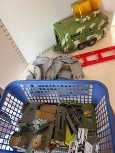 lot 1263 image: Toys including Jurassic Park van