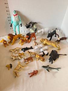 lot 1269 image: Animal figures