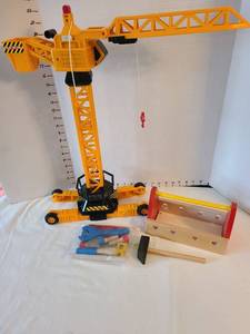 lot 1274 image: Yellow Construction Crane and Tool Set Toy