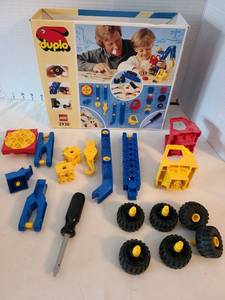 lot 1279 image: Duplo toy