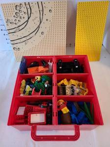 lot 1280 image: Legos