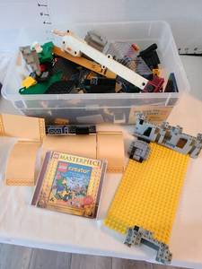lot 1289 image: Legos