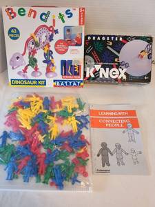 lot 1320 image: KNex, Bendits Dinosaur Kit & Connecting People sets