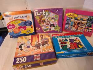 lot 1360 image: Jigsaw puzzles.