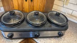 lot 1417 image: Triple Buffet Server and Slow Cooker