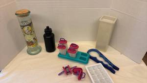 lot 1419 image: Tupperware cheese container, pasta jar and more