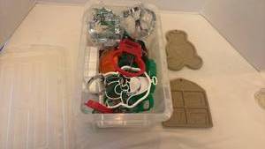 lot 1431 image: Pampered chef and other cookie molds