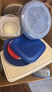 lot 1438 image: Tupperware and more food storage containers