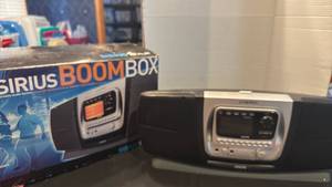 lot 1512 image: Sirius boombox