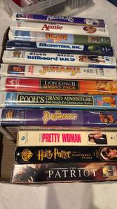 lot 1518 image: Disney and other vhs tapes