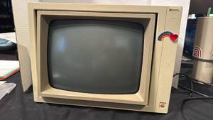 lot 1535 image: 1990s Apple Computer Monitor A2M2010