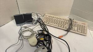 lot 1551 image: Compaq Keyboard with Harman Kardon Speakers and IBM Mouse Set