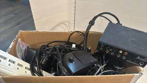 lot 1557 image: Creative Labs Sound Blaster Audigy, extension cord, computer speakers and more