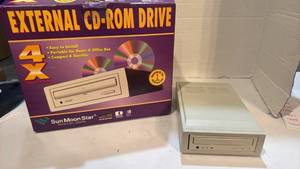 lot 1563 image: Sun Moon Star 4X External CD-ROM Drive
