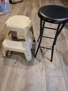 lot 1567 image: Cosco 2 step plastic step stool and metal stool