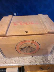 lot 1570 image: Coors Wooden Beer Crate with Mountain Logo