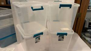 lot 1602 image: 4 Sterilite bins