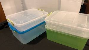 lot 1619 image: 4 Sterilite storage bins