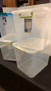 lot 1620 image: 4 Sterilite storage bins
