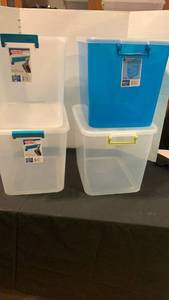 lot 1622 image: 4 Sterilite storage bins