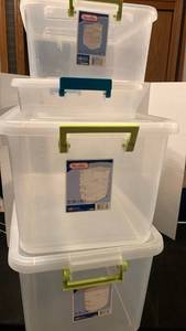 lot 1635 image: 4 Sterilite storage bins