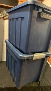 lot 1641 image: 2 Sterilite heavy duty storage bins