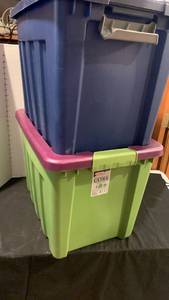 lot 1643 image: 2 Sterilite heavy duty storage bins