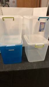 lot 1646 image: 4 Sterilite storage bins