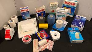 lot 1663 image: First aid supplies