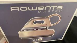 lot 1666 image: Rowenta Master DG580 Steam Iron Station