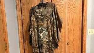 lot 1705 image: Three long sleeve mens shirts size XL