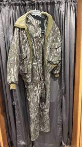 lot 1715 image: Real Tree Coveralls, Jacket and Long Sleeve Large