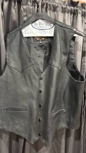 lot 1716 image: Leather Vest XL