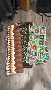 lot 1730 image: Blankets and Throw