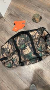 lot 1746 image: Huge Camouflage Bag, cap and Facemadk