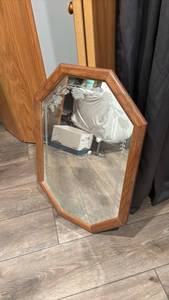 lot 1749 image: Vintage Octagon Mirror with etched design 31x21