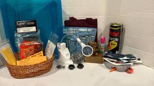 lot 1760 image: Tennis balls, magnifyer, Allen wrenches and more