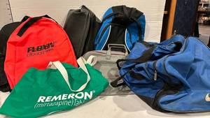 lot 1780 image: Bags and backpacks