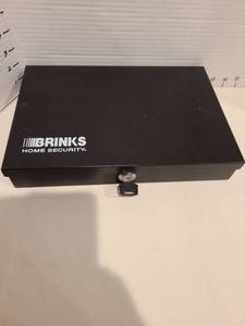 lot 1809 image: Brinks Home Security Cash Box with Key