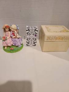 lot 1811 image: San Francisco Music Box with Ebullience Perfume