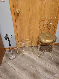 lot 1818 image: Adjustable height hair dryer stand, bathroom organizer shelves and vanity chair.