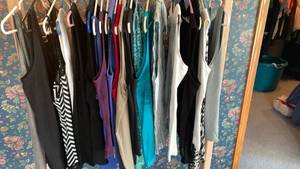 lot 2000 image: Sleeveless shirts XL and larger
