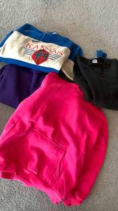 lot 2004 image: Sweatshirts size XL